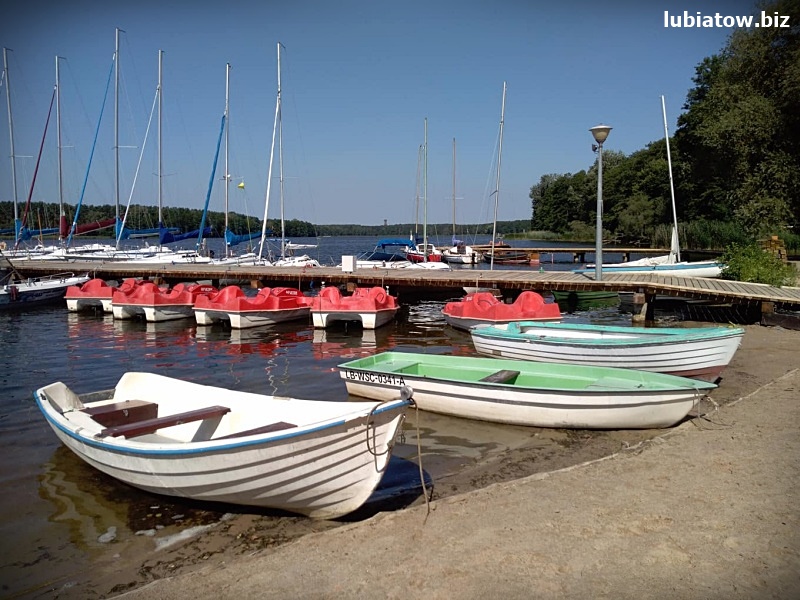 łódki, łodzie wiosłowe i kajaki - wypożyczalnia Lubiatów, ośrodek Master, jezioro Sławskie